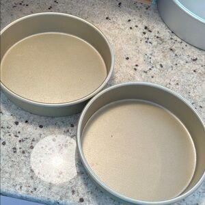 WILLIAMS SONOMA GOLD 9in CAKE PANS SET OF 2